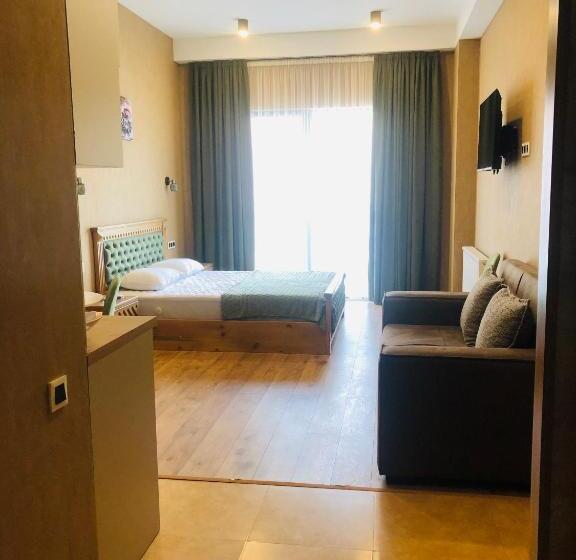 آپارتمان 1 خوابه با چشم‌انداز, Redco Apartment