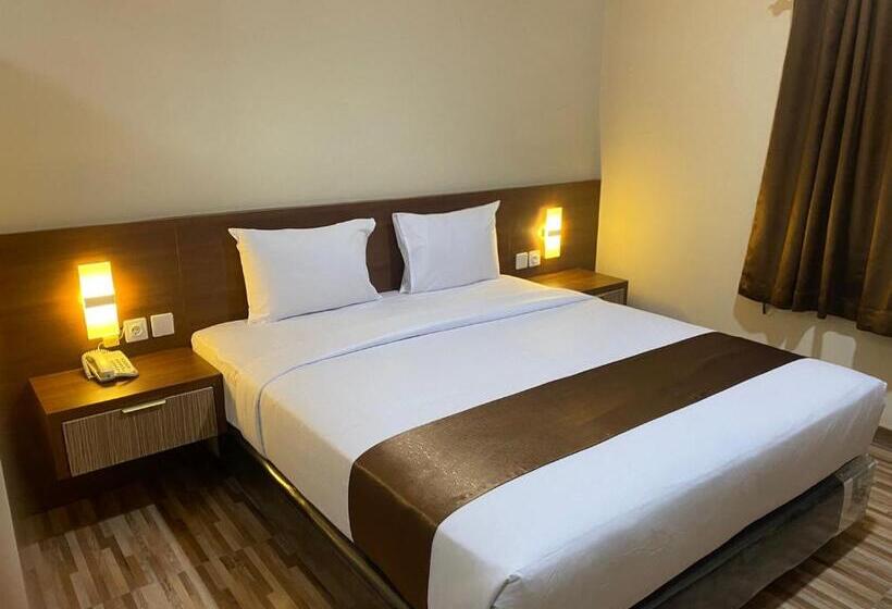 اتاق لوکس با تخت بزرگ, T Hotel Kualanamu