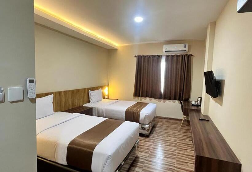 اتاق لوکس با تخت بزرگ, T Hotel Kualanamu