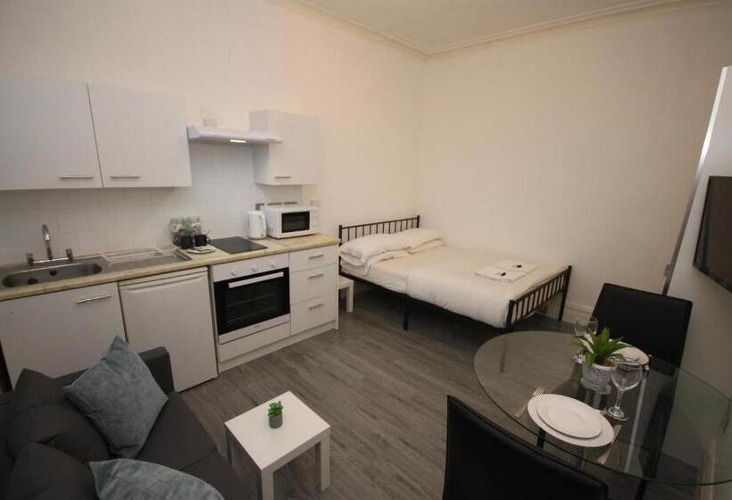 استودیوی استاندارد, Barton Beachside Apartments   Free Parking, Modern Chic, Central Beach Location, Some Sea Views   Fa
