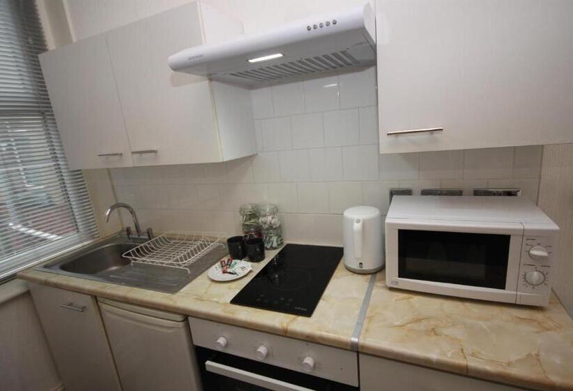 استودیوی استاندارد, Barton Beachside Apartments   Free Parking, Modern Chic, Central Beach Location, Some Sea Views   Fa