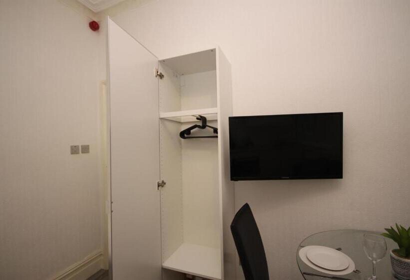 استودیوی استاندارد, Barton Beachside Apartments   Free Parking, Modern Chic, Central Beach Location, Some Sea Views   Fa