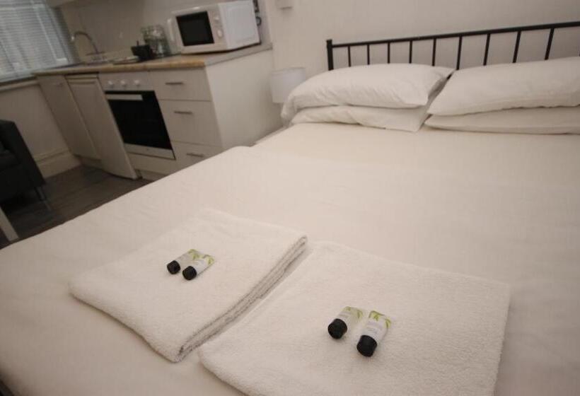 استودیوی استاندارد, Barton Beachside Apartments   Free Parking, Modern Chic, Central Beach Location, Some Sea Views   Fa