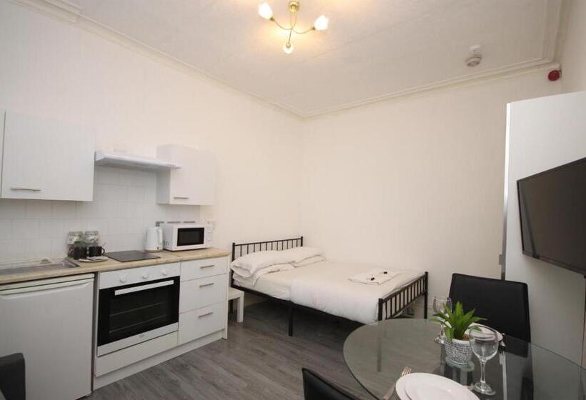 استودیوی استاندارد, Barton Beachside Apartments   Free Parking, Modern Chic, Central Beach Location, Some Sea Views   Fa