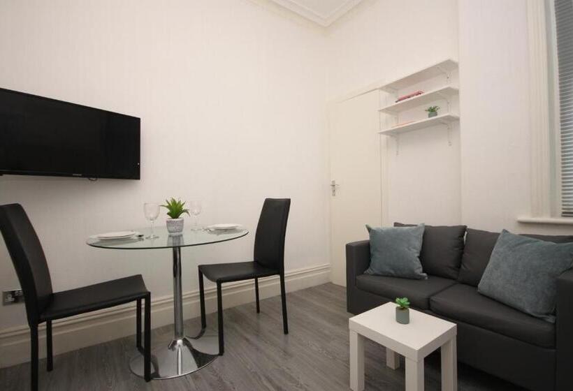 استودیوی استاندارد, Barton Beachside Apartments   Free Parking, Modern Chic, Central Beach Location, Some Sea Views   Fa
