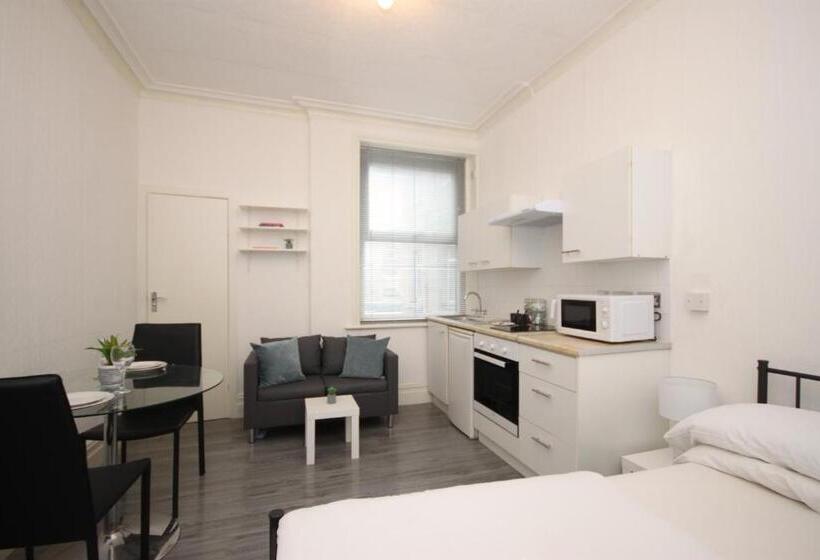 استودیوی استاندارد, Barton Beachside Apartments   Free Parking, Modern Chic, Central Beach Location, Some Sea Views   Fa