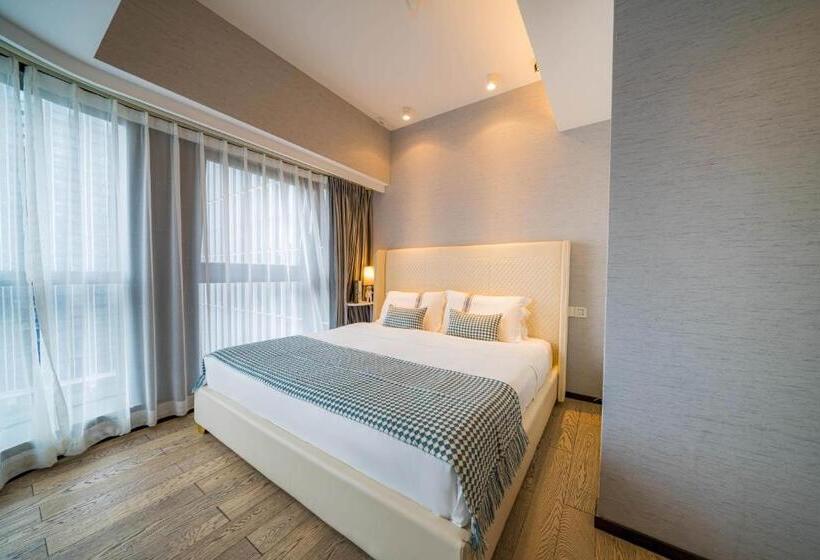استودیوی سوپریور, Boston Executive Apartments