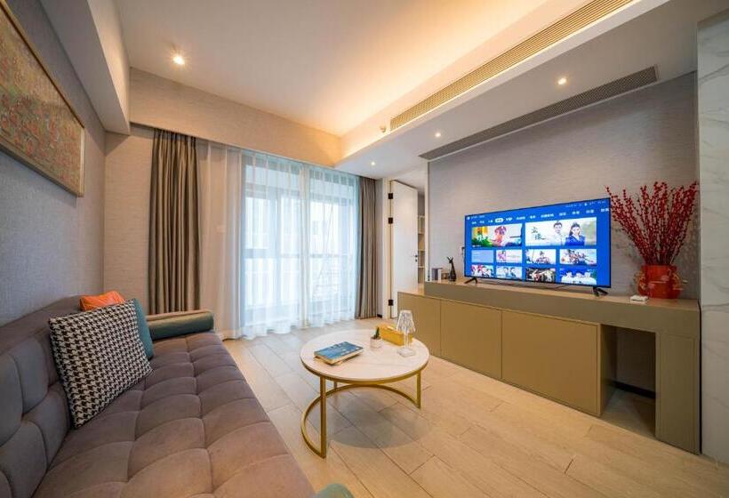 استودیوی سوپریور, Boston Executive Apartments