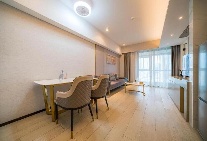 استودیوی سوپریور, Boston Executive Apartments