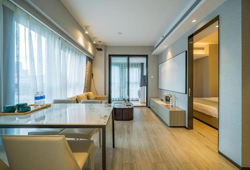 استودیوی استاندارد, Boston Executive Apartments