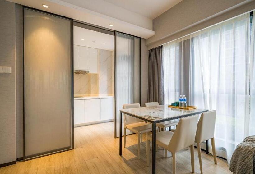 استودیوی استاندارد, Boston Executive Apartments