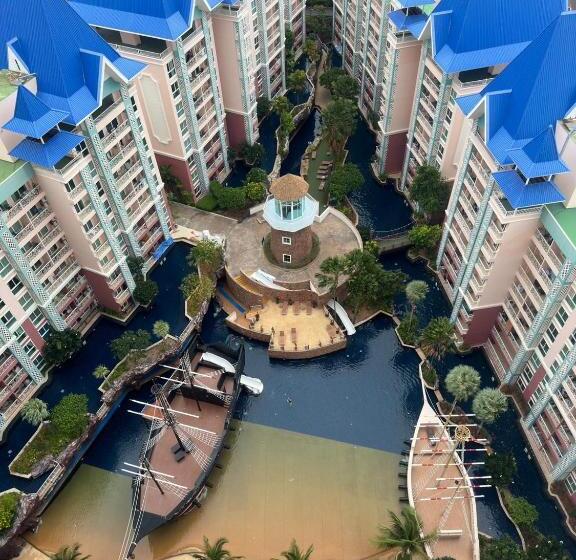 Апартаменты 1 Спальня Вид на Бассейн, Grande Caribbean Condo Resort Pattaya G2008