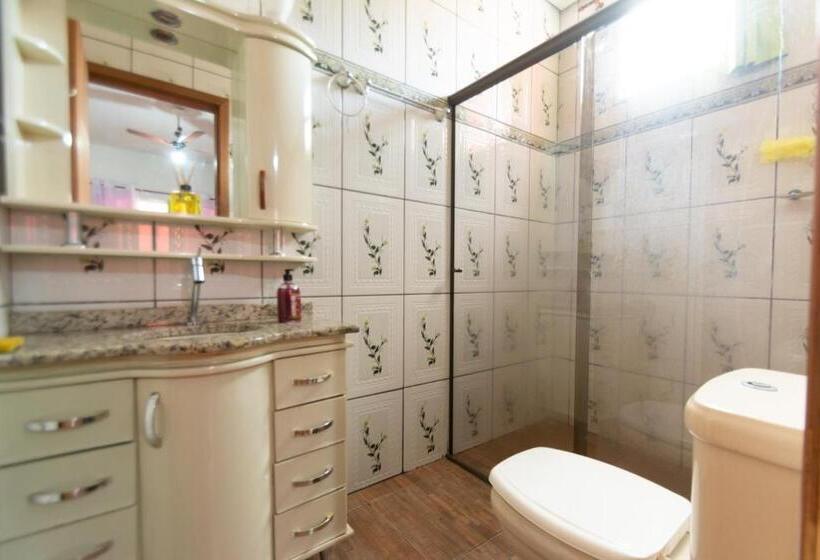 اتاق خانوادگی, Hostel Toca Do Noel E Bia