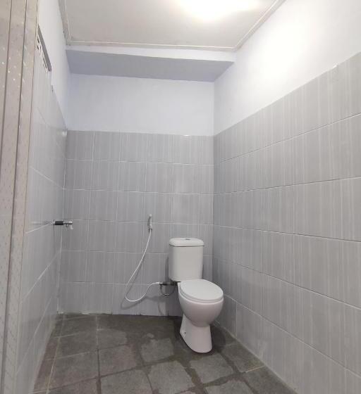 اتاق لوکس, Oyo 93173 Khazanah Room Syariah