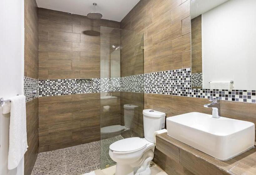 اتاق استاندارد چهار تخته, Winday Hotel Express