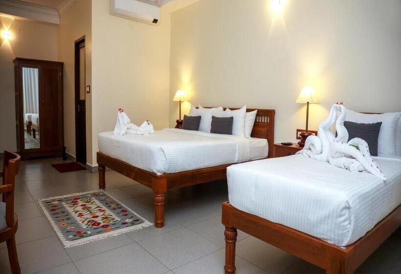 اتاق خانوادگی, Mango Hill La Serene Puducherry