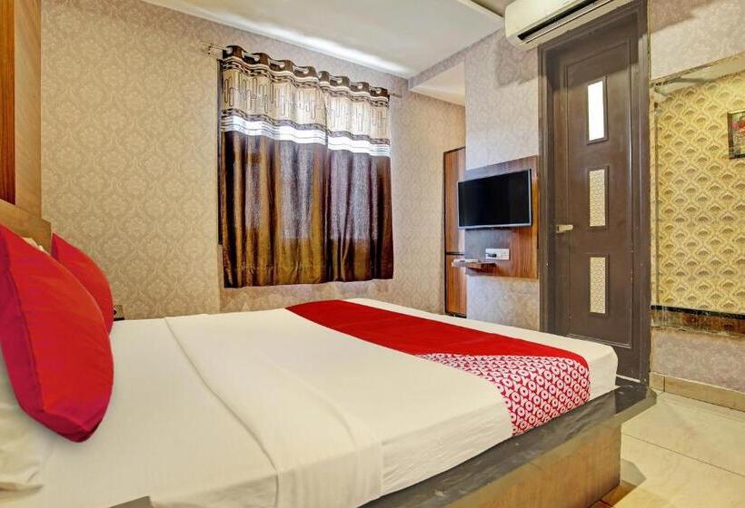 اتاق کلاسیک سه تخته, Oyo Flagship 81231 Hotel Seven