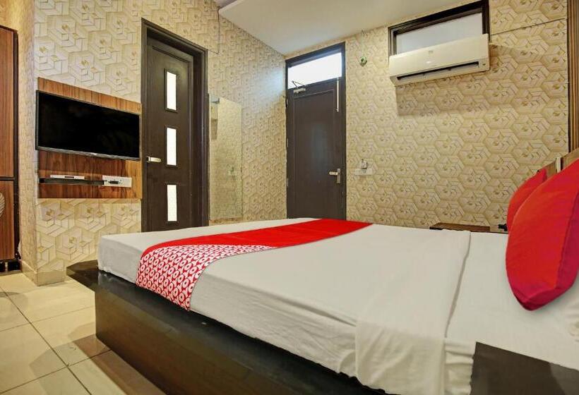 اتاق کلاسیک سه تخته, Oyo Flagship 81231 Hotel Seven