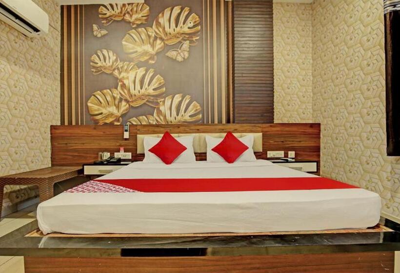 اتاق کلاسیک سه تخته, Oyo Flagship 81231 Hotel Seven