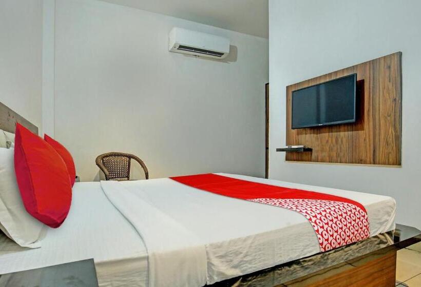 اتاق کلاسیک سه تخته, Oyo Flagship 81231 Hotel Seven