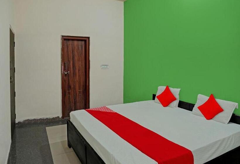 Трехместный Номер Классика, Oyo Flagship 81535 Hotel Krishna Vandanam