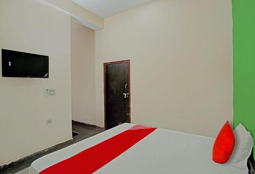 Трехместный Номер Классика, Oyo Flagship 81535 Hotel Krishna Vandanam