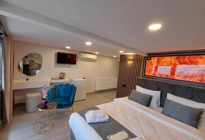 اتاق استاندارد با بالکن و چشم‌انداز دریا, White Palace Haliç