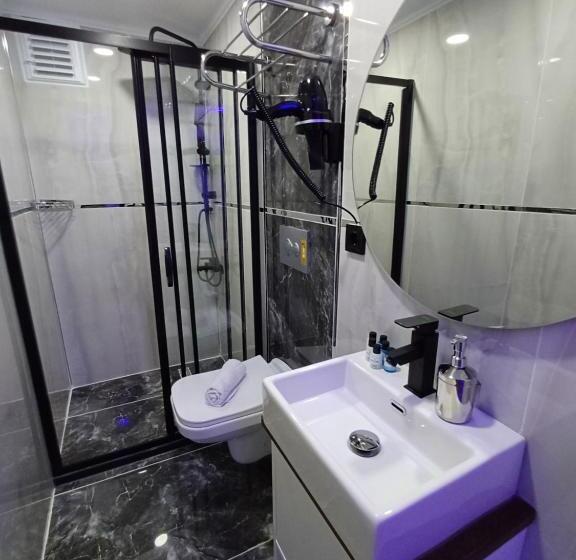 استودیوی استاندارد, White Palace Haliç