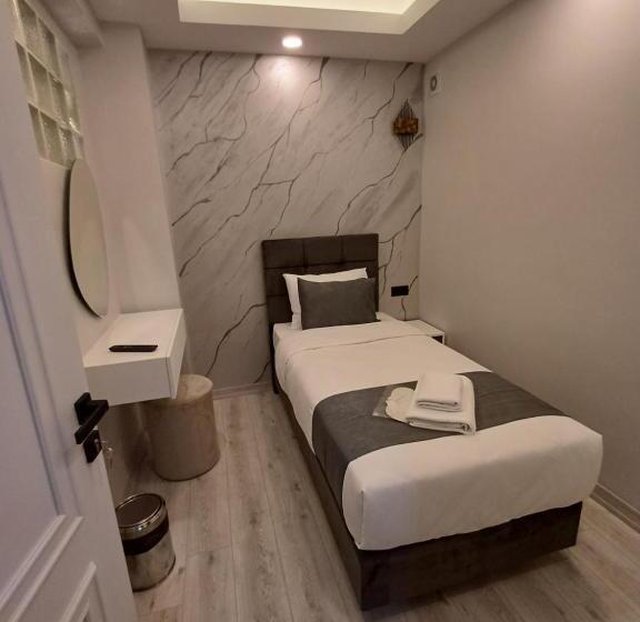 استودیوی استاندارد, White Palace Haliç