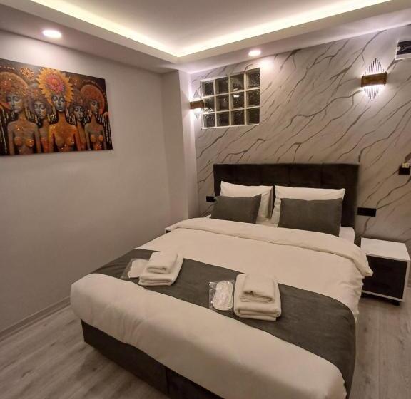 استودیوی استاندارد, White Palace Haliç