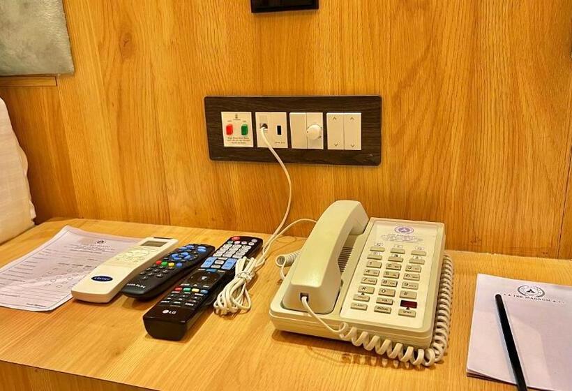 Номер Superior, The Magnum