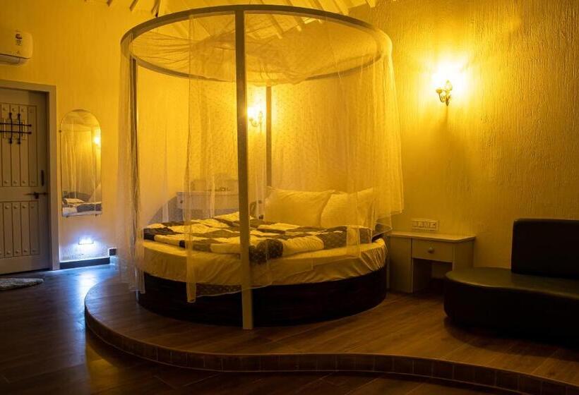 Президентский Люкс, The Village Resort Mundra