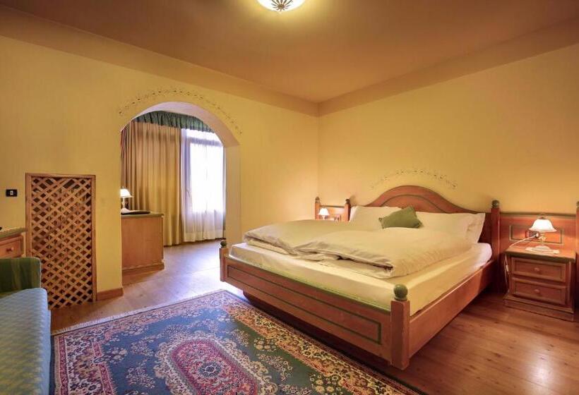 سوییت جونیور با بالکن, Park Hotel Leonardo