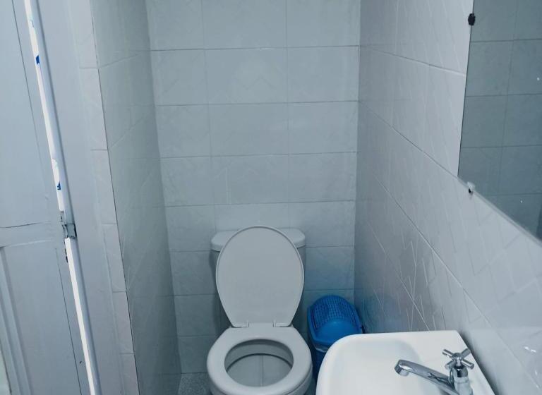اتاق اکونومی, Hostal Kenndy
