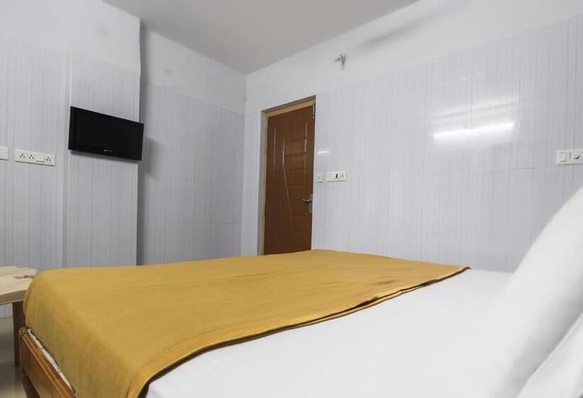 Номер Стандарт, Oyo 61145 Jks Deluxe Lodge