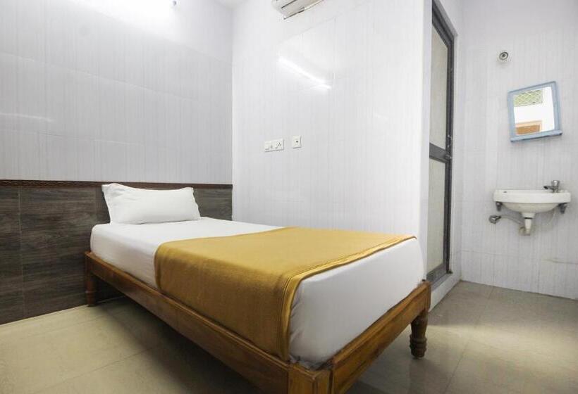 Номер Стандарт, Oyo 61145 Jks Deluxe Lodge