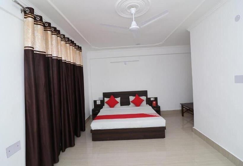 Трехместный Номер Классика, Oyo Hotel Asia Grand