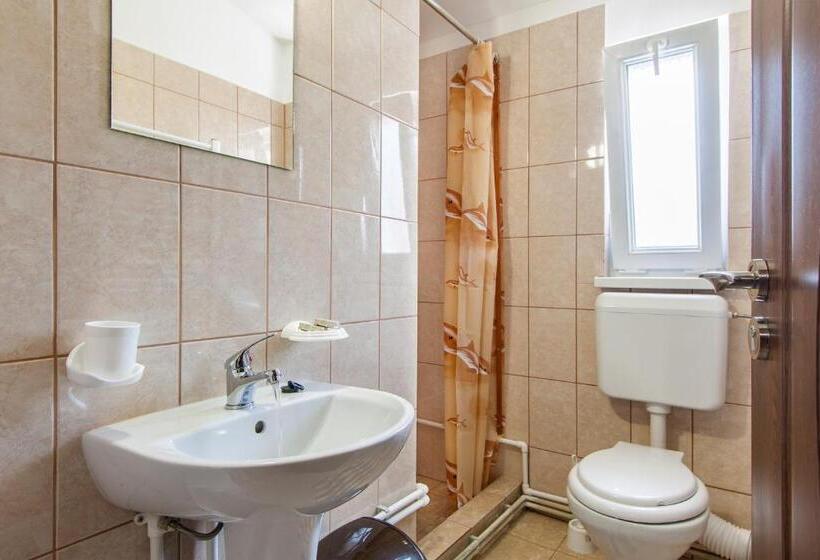 اتاق استاندارد سه نفره, Casa Arbo
