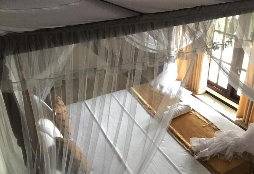 Семейный Номер Вид на Сад, Kandyan Lounge