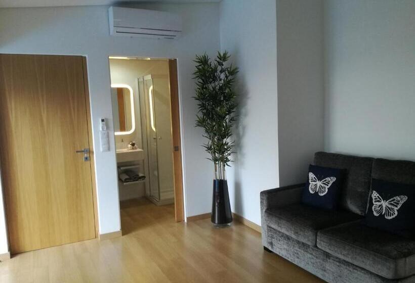 Номер Стандарт Вид на Бассейн, Vitória S House
