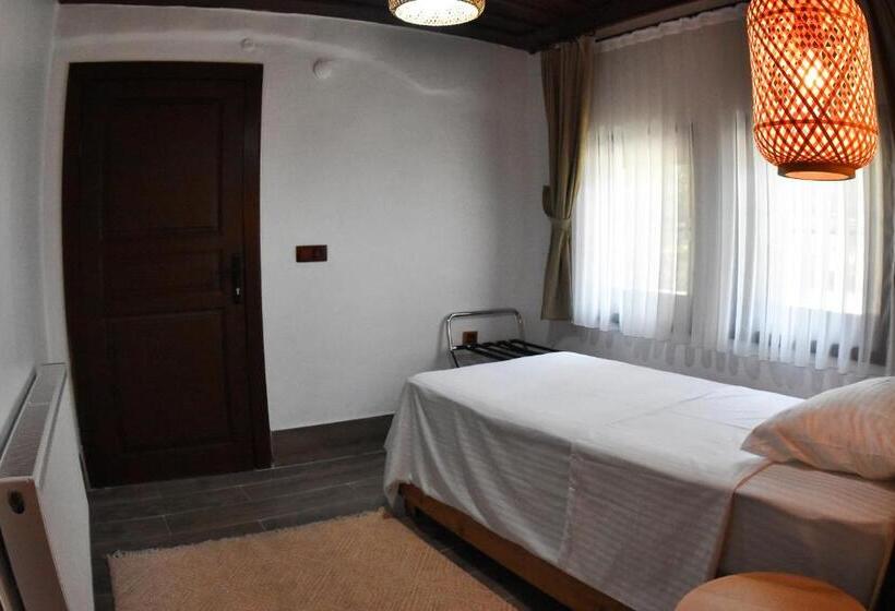 مجموعه ویستا شهر, Albayrak Konağı Otel