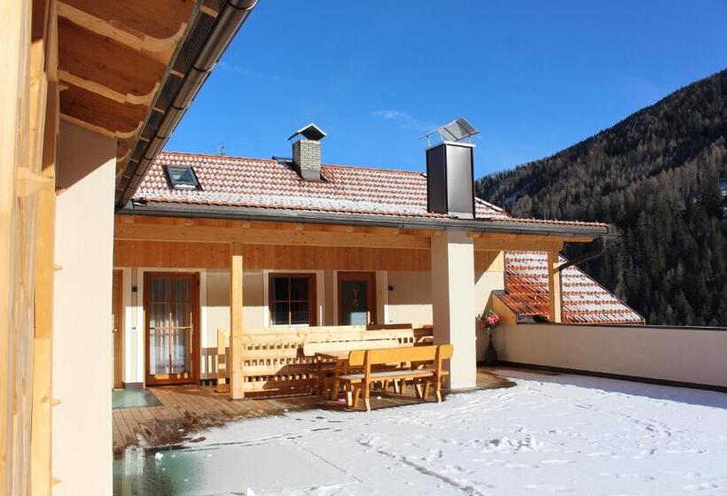 Апартаменты 1 Спальня с Видом, Almresidenz Unterrain Zum Hartl  1 Km By Car Distance Ski Slopes Kronplatz