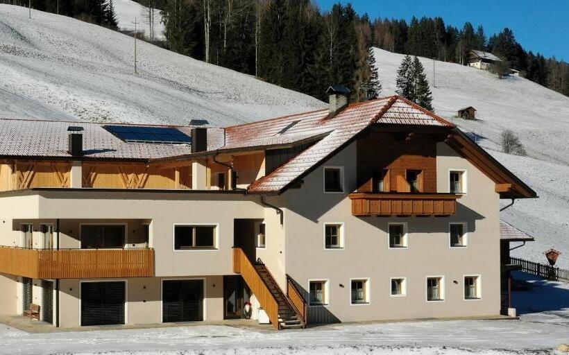 Апартаменты 1 Спальня с Видом, Almresidenz Unterrain Zum Hartl  1 Km By Car Distance Ski Slopes Kronplatz