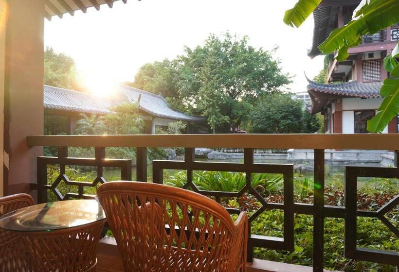 带阳台的豪华间, Guilin Yi Characteristic Hotel Coltd
