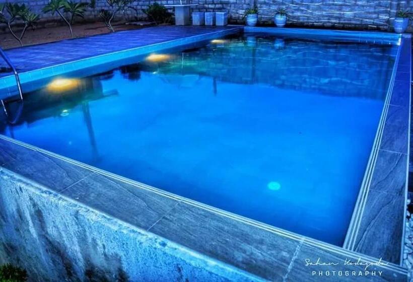 חדר סטנדרט, Deutsche Villa