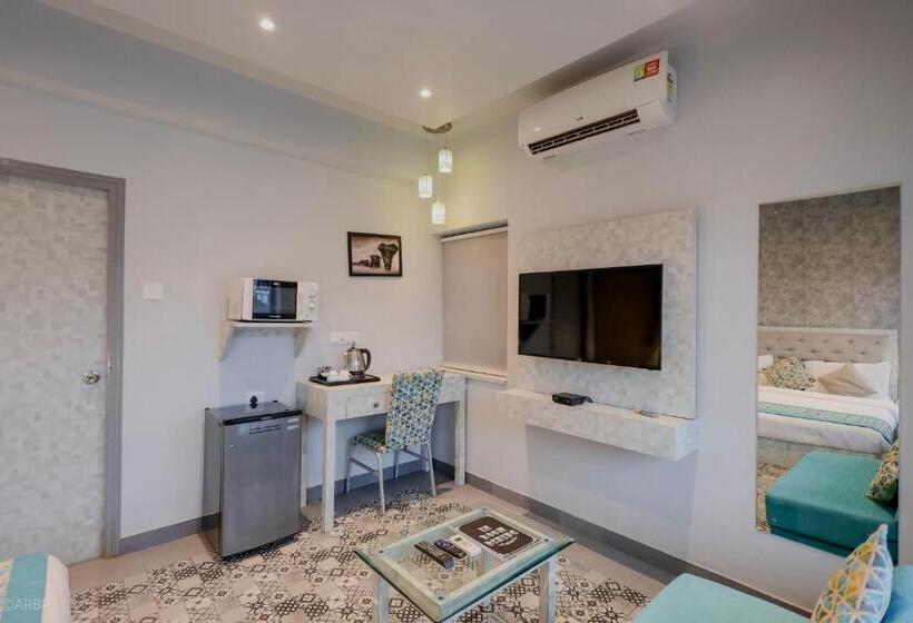 اتاق لوکس با بالکن, La Sunila Suites & Villas By Wsi, Baga