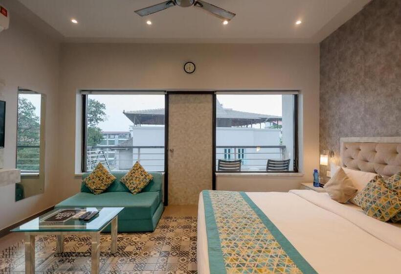 اتاق لوکس با بالکن, La Sunila Suites & Villas By Wsi, Baga