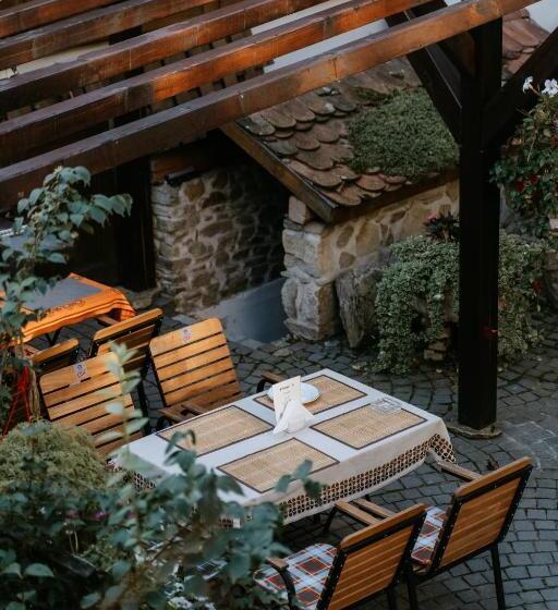 Семейный Номер, Fronius Boutique Residence