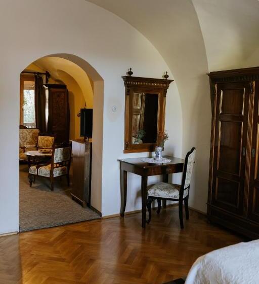 اتاق خانوادگی, Fronius Boutique Residence