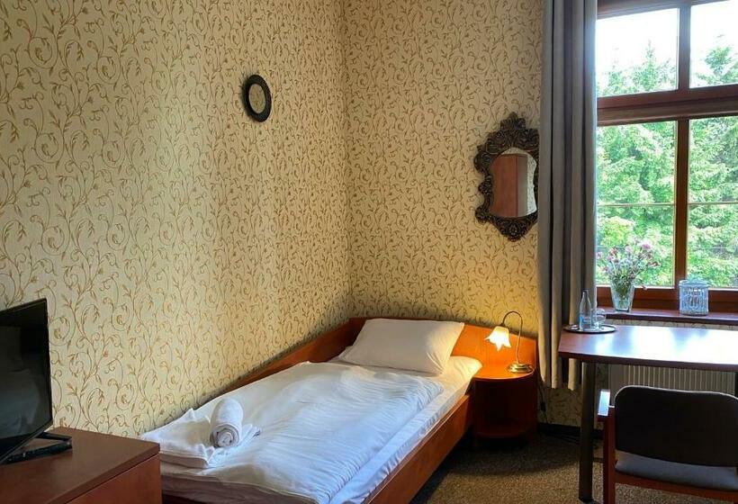 Номер Стандарт, I Restauracja Castle